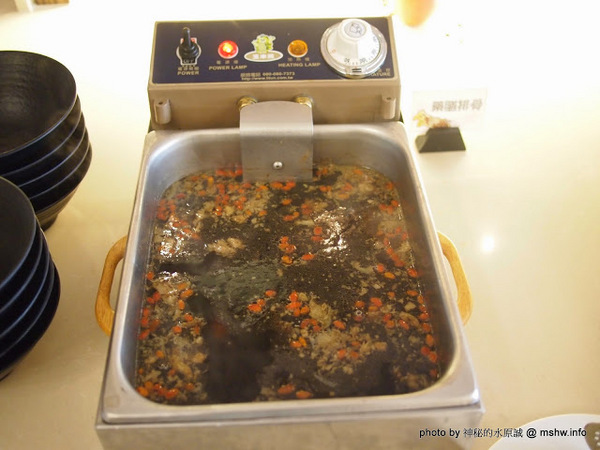 食觀天下複合式餐廳：【食記】彰化食觀天下複合式餐廳@員林 : 食材新鮮,種類多元的海鮮百匯自助餐,算是對得起價格吧!