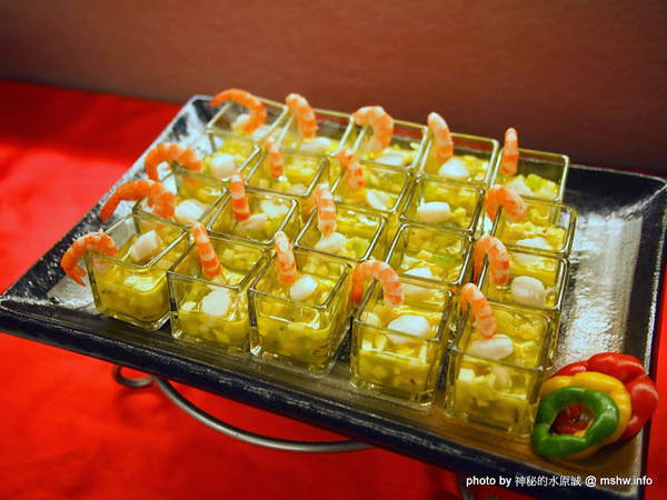 食觀天下複合式餐廳：【食記】彰化食觀天下複合式餐廳@員林 : 食材新鮮,種類多元的海鮮百匯自助餐,算是對得起價格吧!