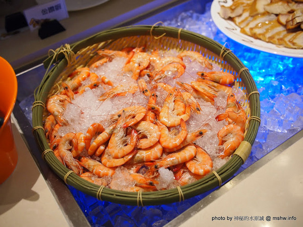 食觀天下複合式餐廳：【食記】彰化食觀天下複合式餐廳@員林 : 食材新鮮,種類多元的海鮮百匯自助餐,算是對得起價格吧!