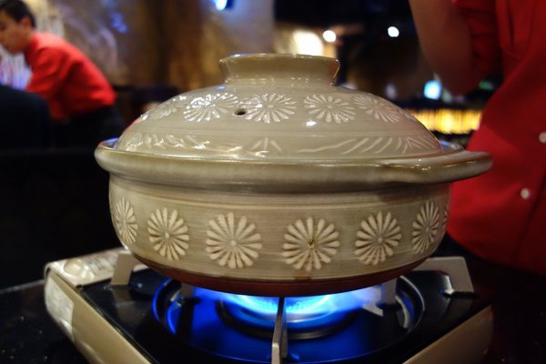 忍者龍膽石斑專賣店：忍者龍膽石斑專賣店+海鮮遇上甜點與美式+忍者般的服務生+帝王蟹+龍膽石斑+吃到飽