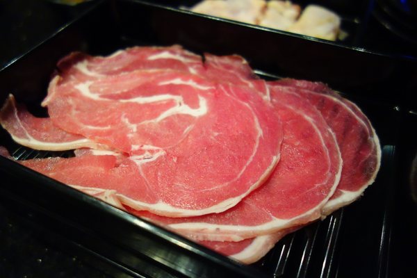 忍者龍膽石斑專賣店：忍者龍膽石斑專賣店+海鮮遇上甜點與美式+忍者般的服務生+帝王蟹+龍膽石斑+吃到飽