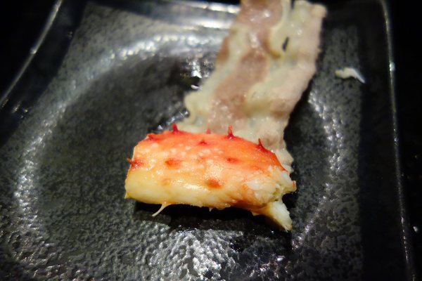 忍者龍膽石斑專賣店：忍者龍膽石斑專賣店+海鮮遇上甜點與美式+忍者般的服務生+帝王蟹+龍膽石斑+吃到飽