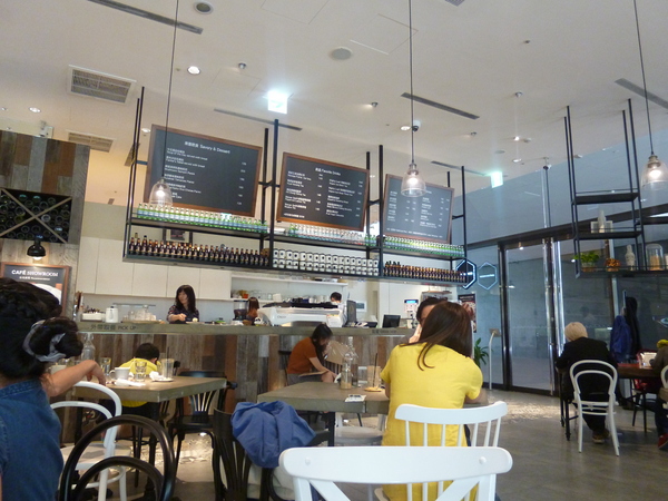 Cafe Showroom(誠品松菸店):【台北松菸】花在松菸天氣晴,一個人的下午茶約會-Cafe Showroom