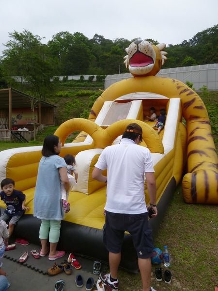 彩紅部落親子育樂休閒農場：【新竹北埔】玩瘋的孩子們，免入場費的森林樂園－彩紅部落親子育樂休閒農場(戶外篇)