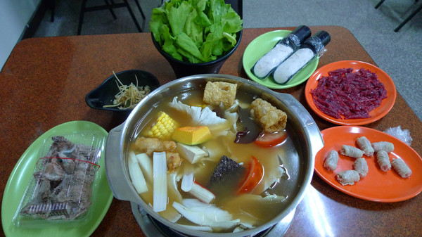 派初所鮮火鍋：[台南]溫體牛肉火鍋新鮮好滿足 派出所鮮火鍋
