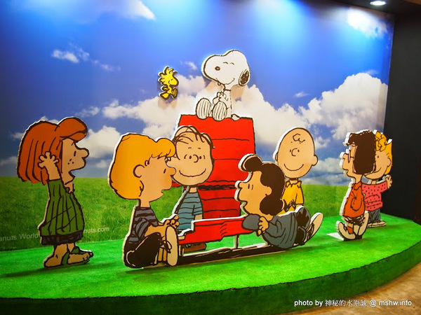 走進花生漫畫: Snoopy 65週年巡迴特展(高雄場)：【景點】走進花生漫畫 Snoopy 65週年巡迴特展@高雄鹽埕駁二藝術特區捷運MRT鹽埕埔 : 可愛小獵犬的吸睛濕背秀!