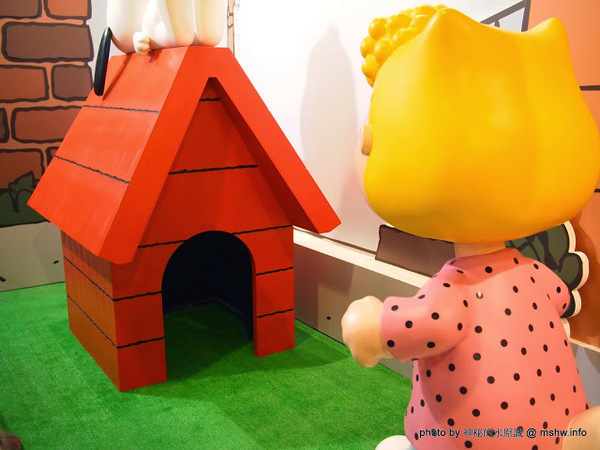 走進花生漫畫: Snoopy 65週年巡迴特展(高雄場)：【景點】走進花生漫畫 Snoopy 65週年巡迴特展@高雄鹽埕駁二藝術特區捷運MRT鹽埕埔 : 可愛小獵犬的吸睛濕背秀!
