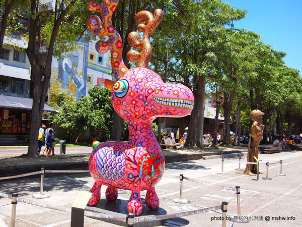 走進花生漫畫: Snoopy 65週年巡迴特展(高雄場)：【景點】走進花生漫畫 Snoopy 65週年巡迴特展@高雄鹽埕駁二藝術特區捷運MRT鹽埕埔 : 可愛小獵犬的吸睛濕背秀!