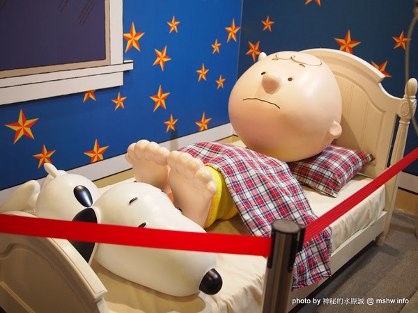 走進花生漫畫: Snoopy 65週年巡迴特展(高雄場)：【景點】走進花生漫畫 Snoopy 65週年巡迴特展@高雄鹽埕駁二藝術特區捷運MRT鹽埕埔 : 可愛小獵犬的吸睛濕背秀!