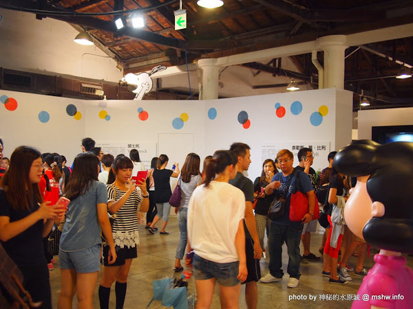 走進花生漫畫: Snoopy 65週年巡迴特展(高雄場)：【景點】走進花生漫畫 Snoopy 65週年巡迴特展@高雄鹽埕駁二藝術特區捷運MRT鹽埕埔 : 可愛小獵犬的吸睛濕背秀!