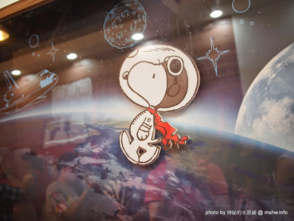 走進花生漫畫: Snoopy 65週年巡迴特展(高雄場)：【景點】走進花生漫畫 Snoopy 65週年巡迴特展@高雄鹽埕駁二藝術特區捷運MRT鹽埕埔 : 可愛小獵犬的吸睛濕背秀!