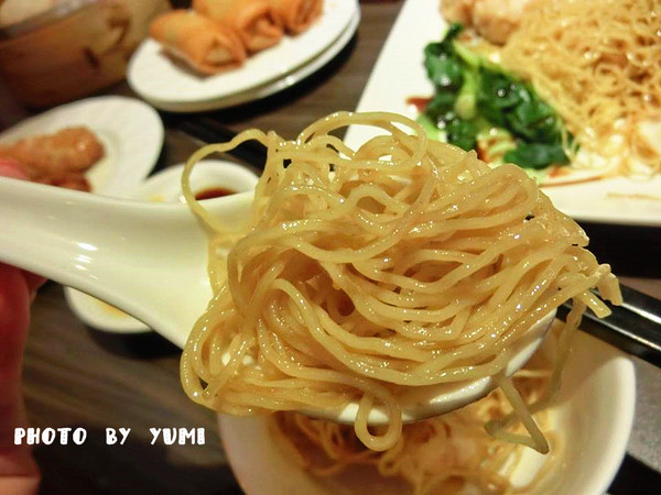 哄供港式茶餐廳：【台中食記】最黯然消魂的茶餐廳!哄堂開懷好味與供@哄供港式茶餐廳