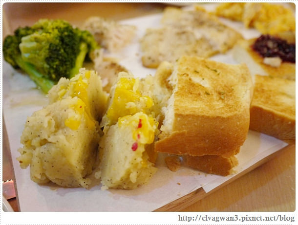 捷運板橋站-BOX DINNER-巴克斯美式小館-萬聖節-新菜單-漢堡-法士達-奶昔-墨西哥酥餅-早午餐-學生優惠-早鳥套餐-53-785-1