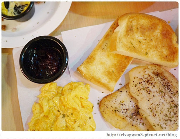 捷運板橋站-BOX DINNER-巴克斯美式小館-萬聖節-新菜單-漢堡-法士達-奶昔-墨西哥酥餅-早午餐-學生優惠-早鳥套餐-48-732-1