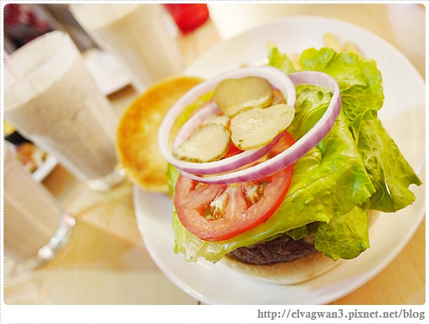 捷運板橋站-BOX DINNER-巴克斯美式小館-萬聖節-新菜單-漢堡-法士達-奶昔-墨西哥酥餅-早午餐-學生優惠-早鳥套餐-43-720-1