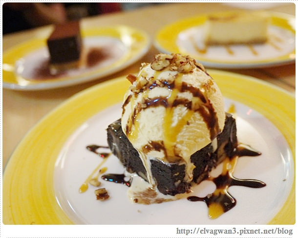 捷運板橋站-BOX DINNER-巴克斯美式小館-萬聖節-新菜單-漢堡-法士達-奶昔-墨西哥酥餅-早午餐-學生優惠-早鳥套餐-61-858-1