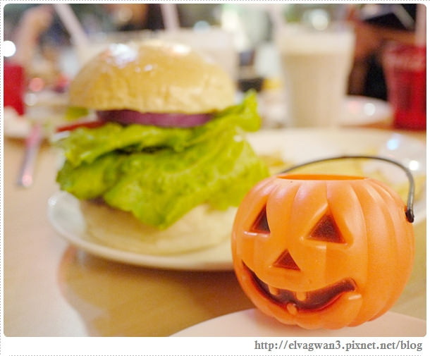 捷運板橋站-BOX DINNER-巴克斯美式小館-萬聖節-新菜單-漢堡-法士達-奶昔-墨西哥酥餅-早午餐-學生優惠-早鳥套餐-44-723-1