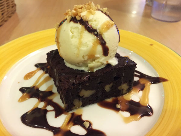 巴克斯美式小館：[板橋新埔站]吃完鐵板法士達，散步到新北耶誕城吧－巴克斯美式小館