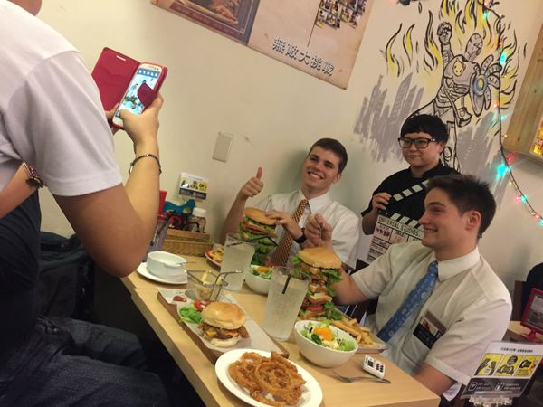 巴克斯美式小館：[板橋新埔站]吃完鐵板法士達，散步到新北耶誕城吧－巴克斯美式小館