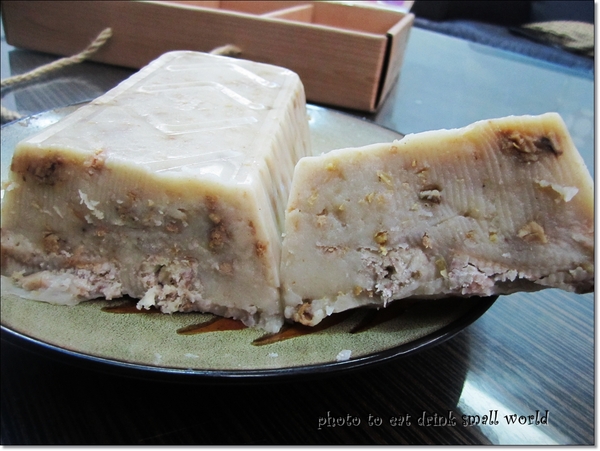 德祿食品（蘿蔔糕專賣）(旗鑑店)：『德祿食品-蘿蔔糕專賣(德祿旗鑑店)』結合了台式與港式的綜合體，讓你吃蘿蔔糕不再是一成不變哦!!!