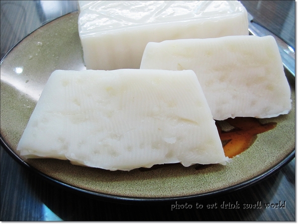 德祿食品（蘿蔔糕專賣）(旗鑑店)：『德祿食品-蘿蔔糕專賣(德祿旗鑑店)』結合了台式與港式的綜合體，讓你吃蘿蔔糕不再是一成不變哦!!!