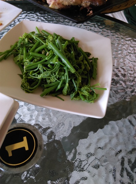 青宏畜牧場:南投八卦山青宏畜牧場無菜單料理**一人200吃到飽**