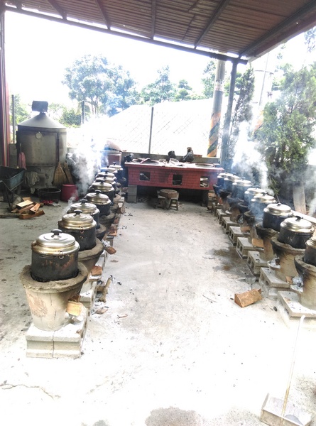 青宏畜牧場:南投八卦山青宏畜牧場無菜單料理**一人200吃到飽**