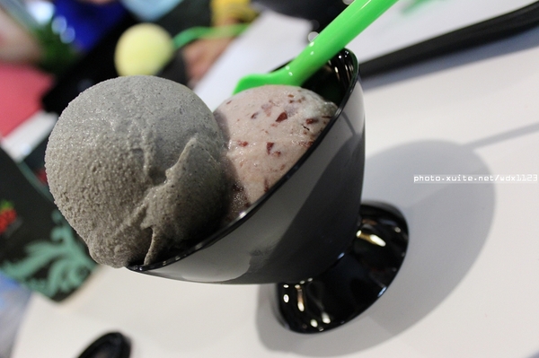 FRajo：FRajo✪新鮮健康低熱量的冰淇淋~我來吃你啦~103.05.18