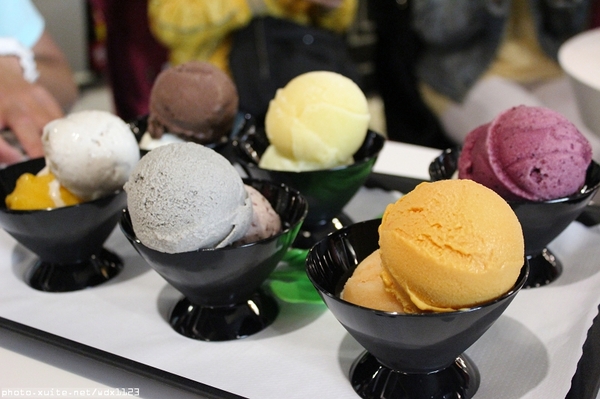 FRajo：FRajo✪新鮮健康低熱量的冰淇淋~我來吃你啦~103.05.18