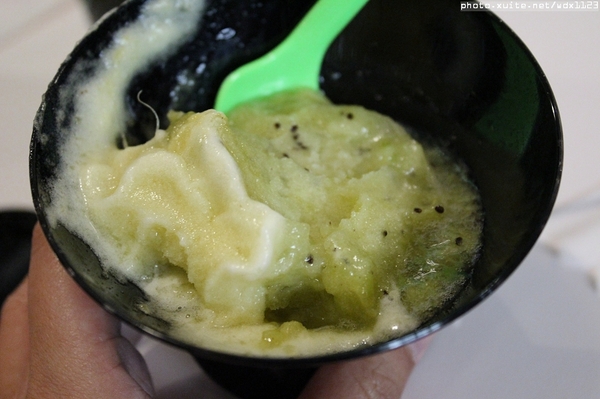 FRajo：FRajo✪新鮮健康低熱量的冰淇淋~我來吃你啦~103.05.18