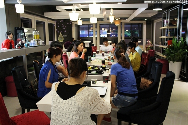 FRajo：FRajo✪新鮮健康低熱量的冰淇淋~我來吃你啦~103.05.18