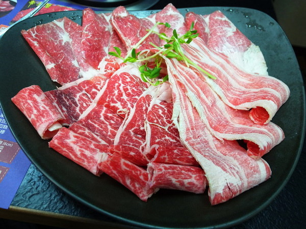 皇璽北海道昆布鍋(中和連城店):<台北|中和>頂級大份量肉品~三隻大牛&牛小排鍋~皇璽北海道昆布鍋(內有優惠資訊)