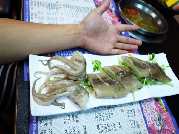 皇璽北海道昆布鍋(中和連城店):<台北|中和>頂級大份量肉品~三隻大牛&牛小排鍋~皇璽北海道昆布鍋(內有優惠資訊)