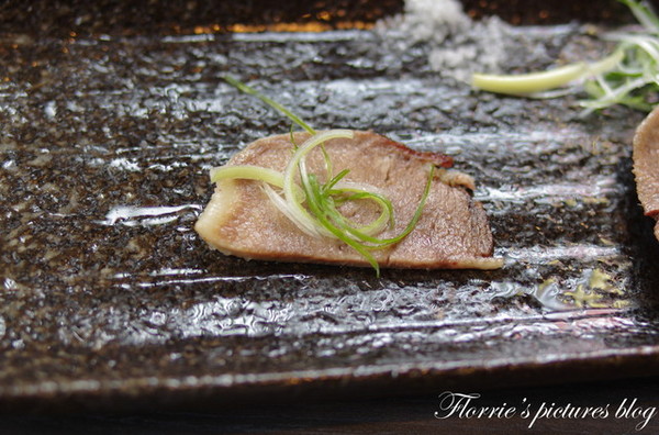 牛嫂溫體牛肉火鍋：合作~牛嫂溫體牛肉鍋~老闆推薦秘密菜單-牛肝料理，你嚐過沒？！