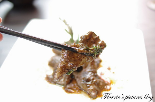 牛嫂溫體牛肉火鍋：合作~牛嫂溫體牛肉鍋~老闆推薦秘密菜單-牛肝料理，你嚐過沒？！