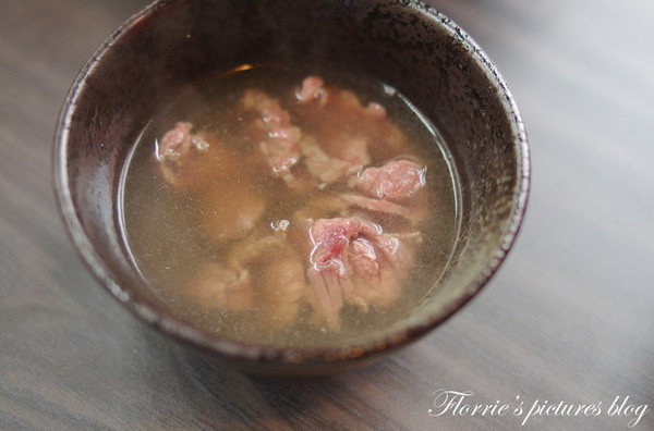 牛嫂溫體牛肉火鍋：合作~牛嫂溫體牛肉鍋~老闆推薦秘密菜單-牛肝料理，你嚐過沒？！