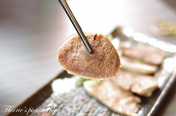 牛嫂溫體牛肉火鍋：合作~牛嫂溫體牛肉鍋~老闆推薦秘密菜單-牛肝料理，你嚐過沒？！