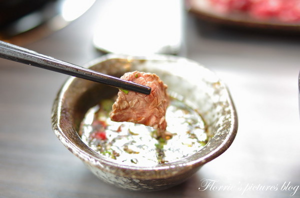 牛嫂溫體牛肉火鍋：合作~牛嫂溫體牛肉鍋~老闆推薦秘密菜單-牛肝料理，你嚐過沒？！