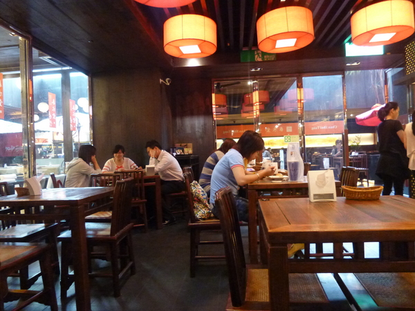 春水堂人文茶館(（大墩店、公益店、經國店）)：【台中西區】春水堂初體驗，叫姊姊不要叫阿姨XDD－春水堂人文茶館(勤美誠品店)