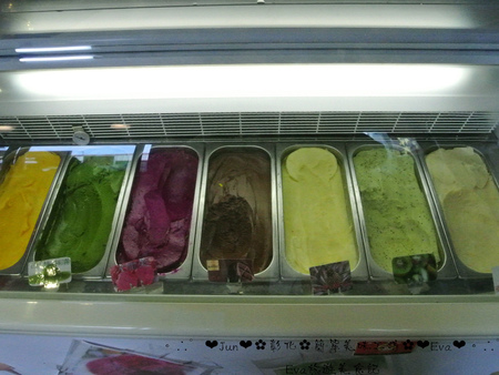 簡單美味工坊:【食記】oO。彰化 鹿港 簡單美味工坊 小護士面速力達母布丁 什麼?!小護士居然也能吃?可愛又kuso的包裝甜點,讓人愛不釋手~。o○。