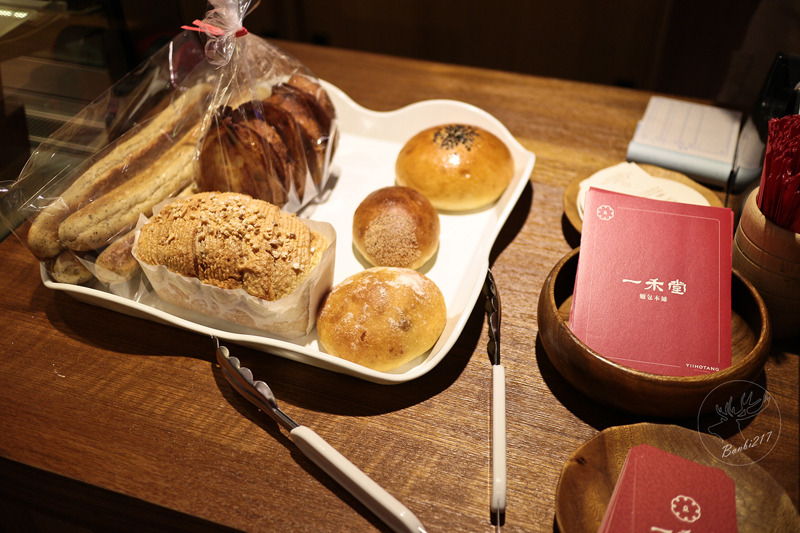 Banbi217 美食旅遊: 一禾堂麵包本舖,日式麵包、蛋糕(大安區、東區,捷運忠孝敦化站美食甜點)