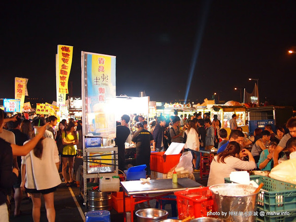 大台中龍富觀光夜市:【景點】台中龍富觀光夜市@南屯 : 三強鼎立?大台中的宵夜好夥伴! 動線尚可但攤位沒有號稱的多