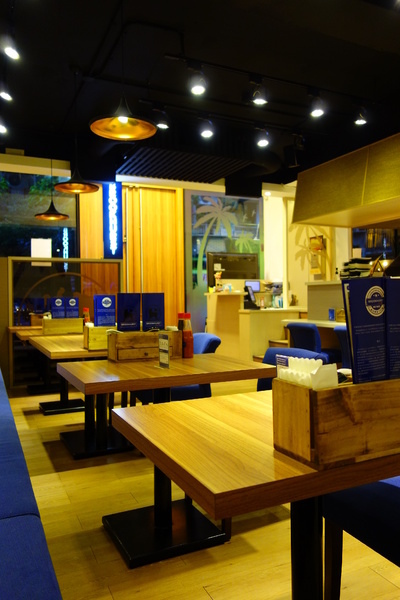 Brookhurst CaliPHOnia  布魯克加州式越南餐廳：布魯克加州式越南餐廳+異國美食+加州清淡遇上越南酸辣+雞肉河粉+BBQ豬+素食春捲+新鮮檸檬蘇打+東區+