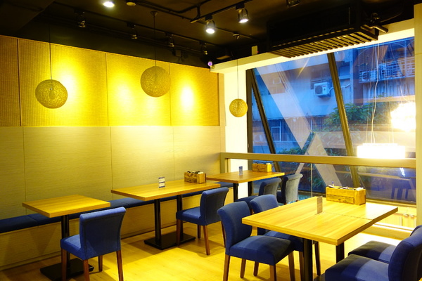 Brookhurst CaliPHOnia  布魯克加州式越南餐廳：布魯克加州式越南餐廳+異國美食+加州清淡遇上越南酸辣+雞肉河粉+BBQ豬+素食春捲+新鮮檸檬蘇打+東區+