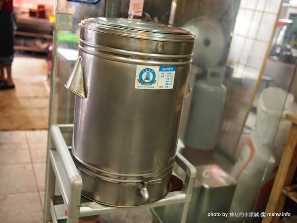 東泰鮮泰式椒麻雞飯：【食記】高雄東泰鮮泰式椒麻雞飯@苓雅MRT三多商圈 : 酥脆可口,麻中帶勁…小菜也不算難吃