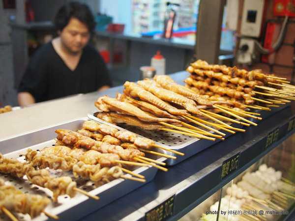 品燒碳烤美食(陳平店)：【食記】台中品燒碳烤美食(陳平店)@北屯 : 雞排意外的好吃!串燒類不差,魷魚有點失望