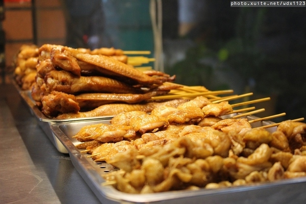 品燒碳烤美食(陳平店):品燒碳烤美食(陳平店)☼平價碳烤~我❤豬肉蔥串~103.04.24