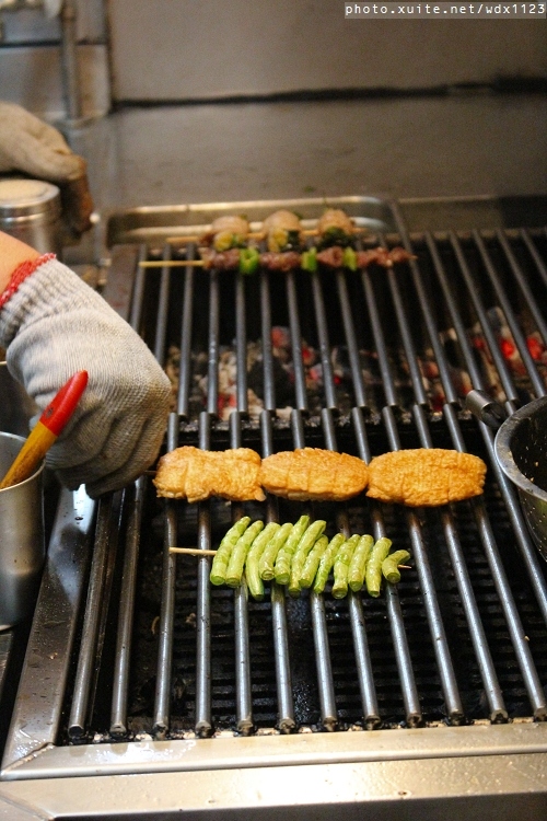 品燒碳烤美食(陳平店):品燒碳烤美食(陳平店)☼平價碳烤~我❤豬肉蔥串~103.04.24