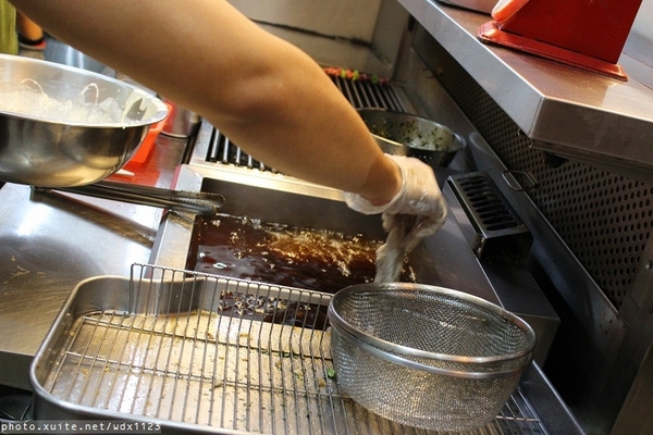 品燒碳烤美食(陳平店):品燒碳烤美食(陳平店)☼平價碳烤~我❤豬肉蔥串~103.04.24