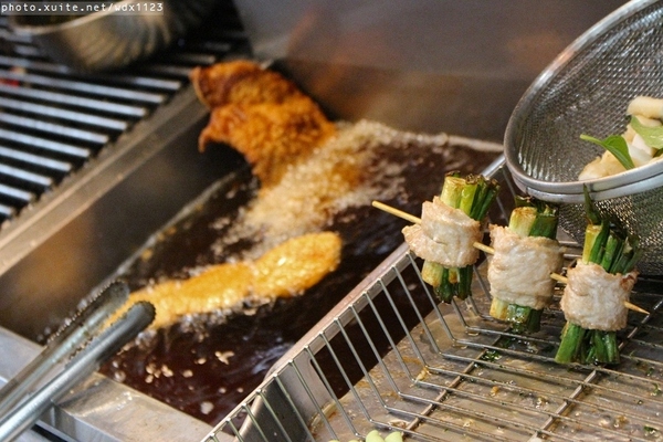 品燒碳烤美食(陳平店):品燒碳烤美食(陳平店)☼平價碳烤~我❤豬肉蔥串~103.04.24